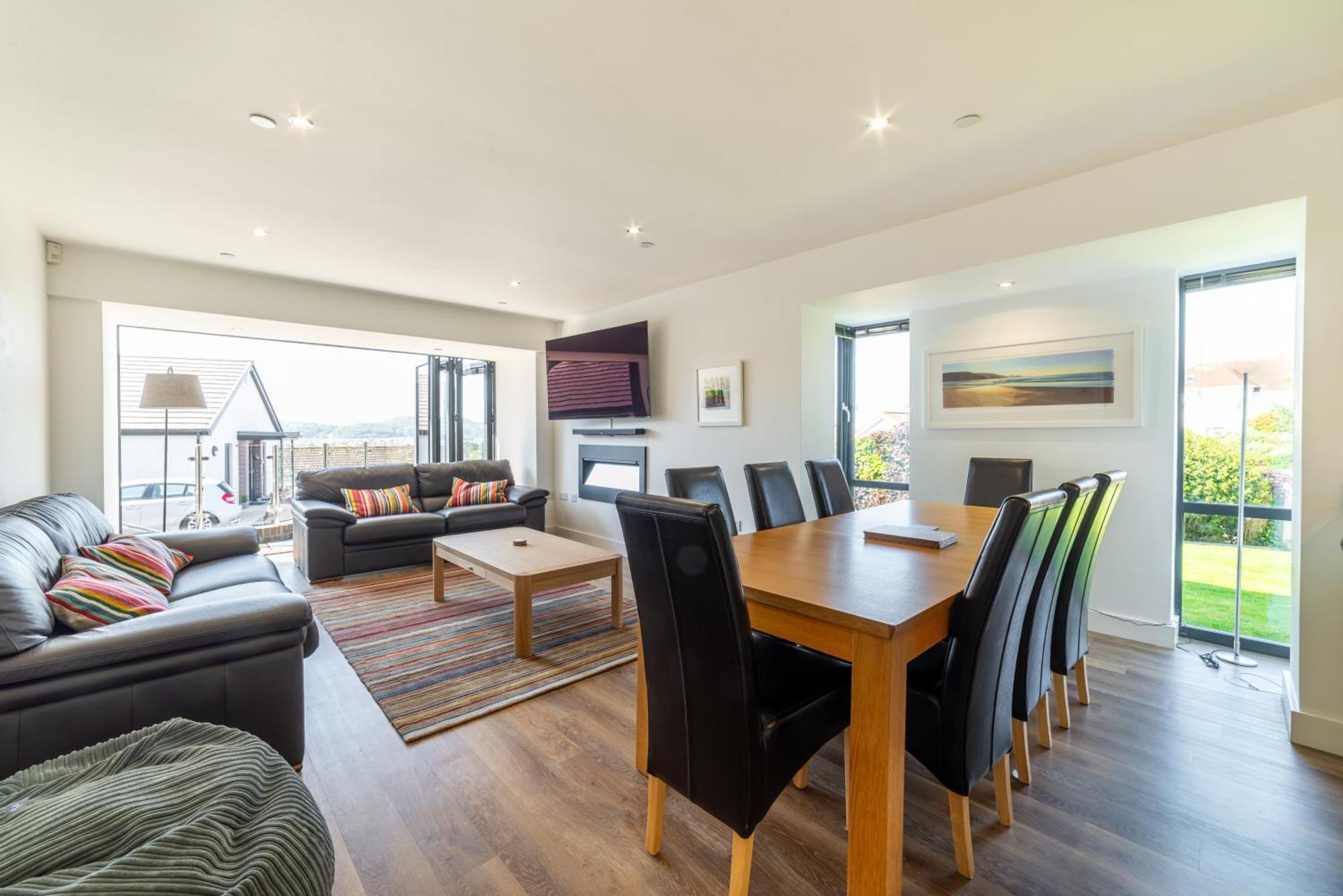 Gardd Y Llys Luxurious Family Retreat With Amazing Views Rhôs-on-Sea